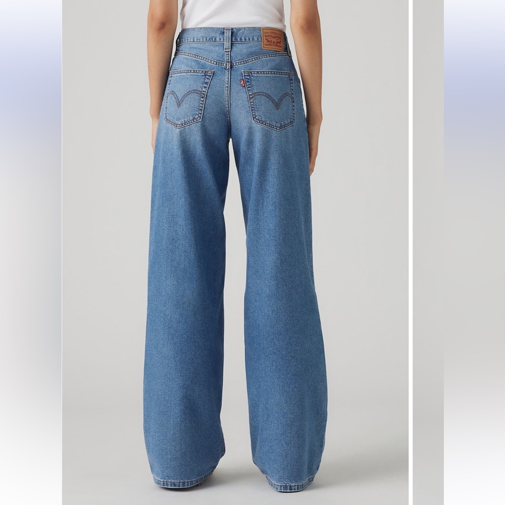 Levi's Blue Flare Wide-Leg Jeans - Picture 2 of 6